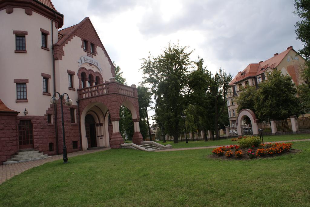 Villa Bergera Dzierzoniow Exterior photo